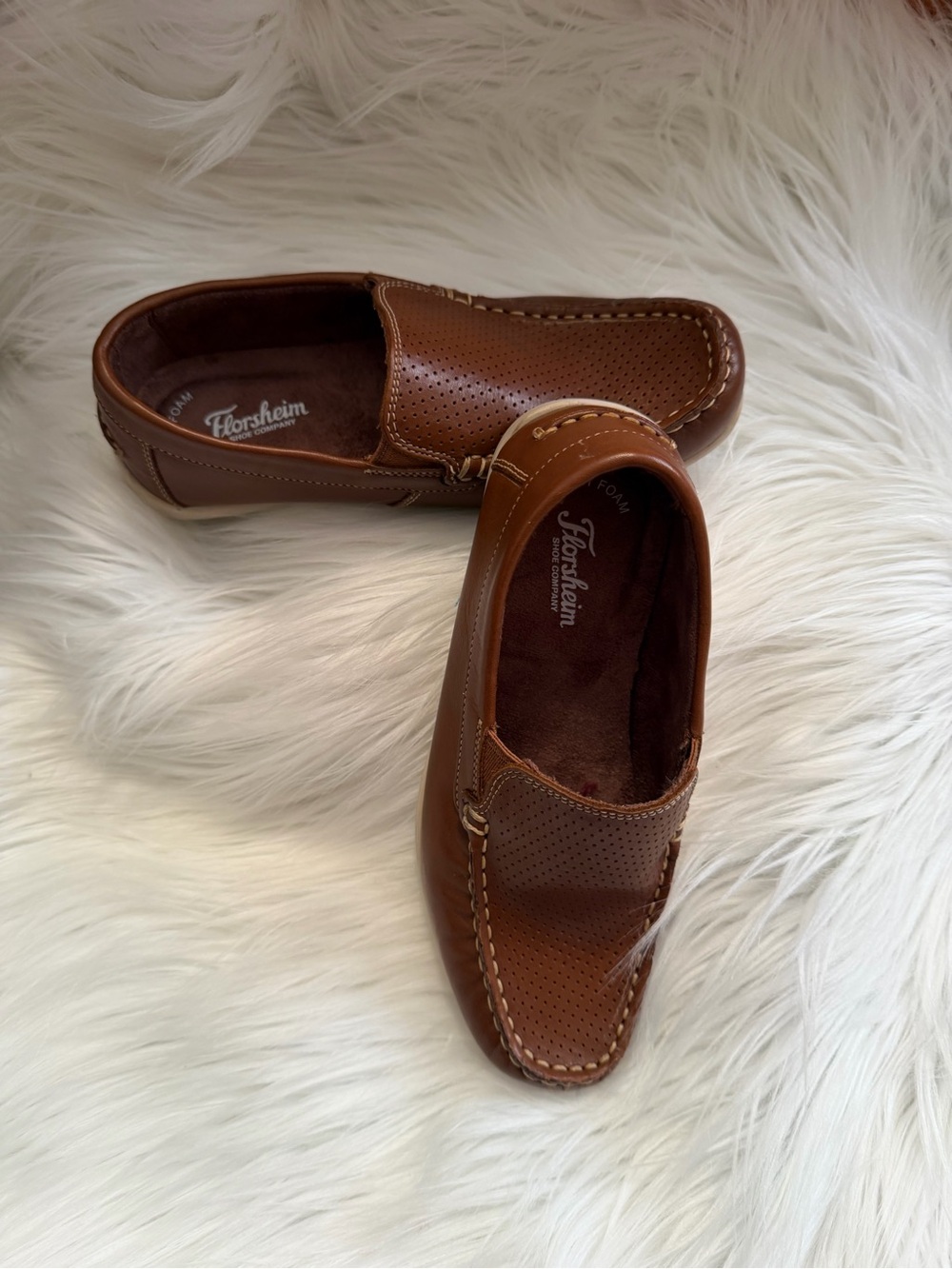 FLORSHEIM Kids size (3) Jasper Perf Jr. Moc Toe  Venetian loafers GUC +